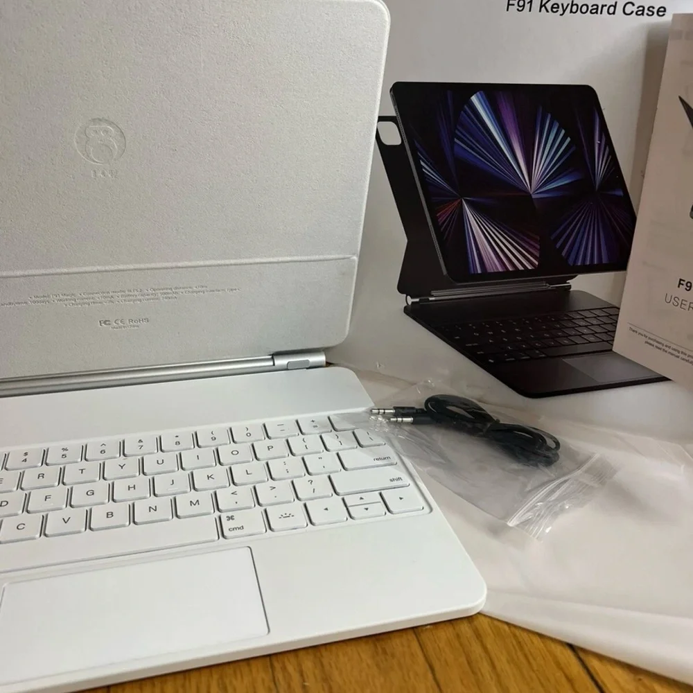 White Keyboard Case with Stand for iPad Pro